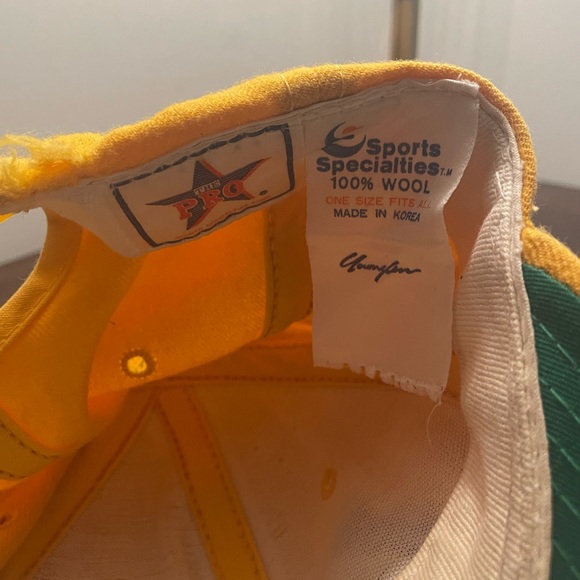 Vintage Los Angeles Lakers Sports Specialties Script - Picture 4 of 5